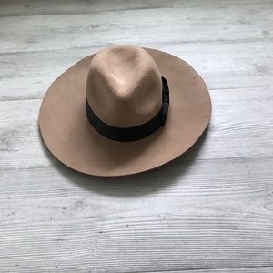 THE LIMITED BROWN AND BLACK HAT 梨